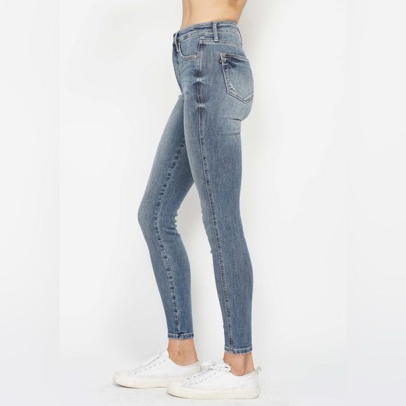 NWT Judy Blue PLUS + REG Size Tummy Control Faded Blue Wash Skinny Jeans - Picture 3 of 8
